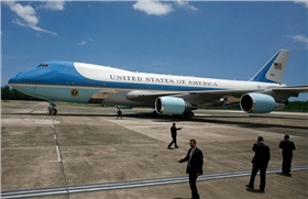特朗普座機(jī)空軍一號(hào) 特朗普座機(jī)空軍一號(hào)